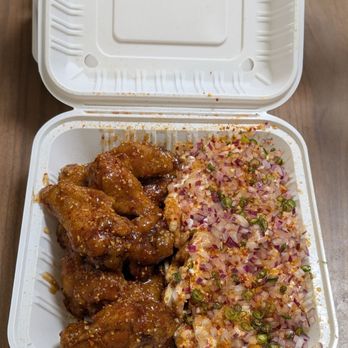 No Cap Wings - A pound of honey roasted garlic wings and chili onion fries - Chicken Wings Near Me - Scarborough, Ontario No Cap Wings - A pound of honey roasted garlic wings and chili onion fries - Chicken Wings Near Me - Scarborough, Ontario