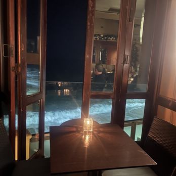 Splashes Restaurant - Can't beat the views - New American Near Me - Laguna Beach, California Splashes Restaurant - Can't beat the views - New American Near Me - Laguna Beach, California