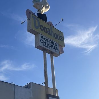Donahoo's Golden Chicken - Old school signage - cool - Chicken Wings Near Me - Pomona, California