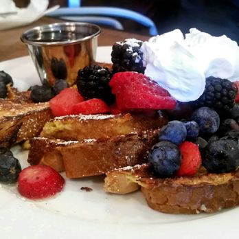 Cafe De Olla - french toast with berries - American Near Me - Burbank, California Cafe De Olla - french toast with berries - American Near Me - Burbank, California