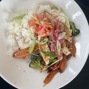 Evie’s - Rice bowl - Beer, Wine & Spirits Near Me - Westerly, Rhode Island