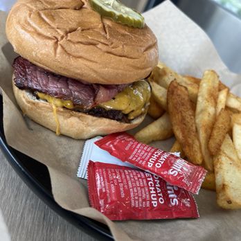 La Carniceria Wagyu - Smoked Wagyu Pastrami Burger - Meat Shops Near Me - Costa Mesa, California