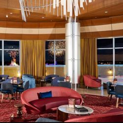 Top of the World Lounge - Top of the World Lounge