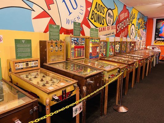 Pacific Pinball Museum by null