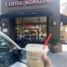 iced vanilla bean americano with a splash of oat iced vanilla bean americano with a splash of oat