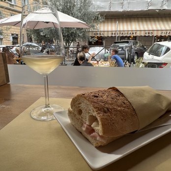 La Pagnottella Gourmet - A panino and a glass of wine - Burgers Near Me - Rome, RM La Pagnottella Gourmet - A panino and a glass of wine - Burgers Near Me - Rome, RM