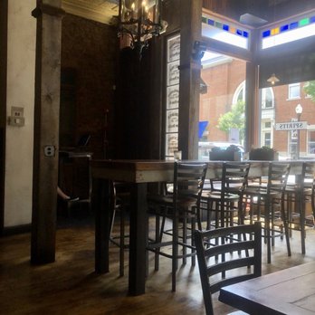 GRAY'S On Main - Seating - Bars Near Me - Franklin, Tennessee