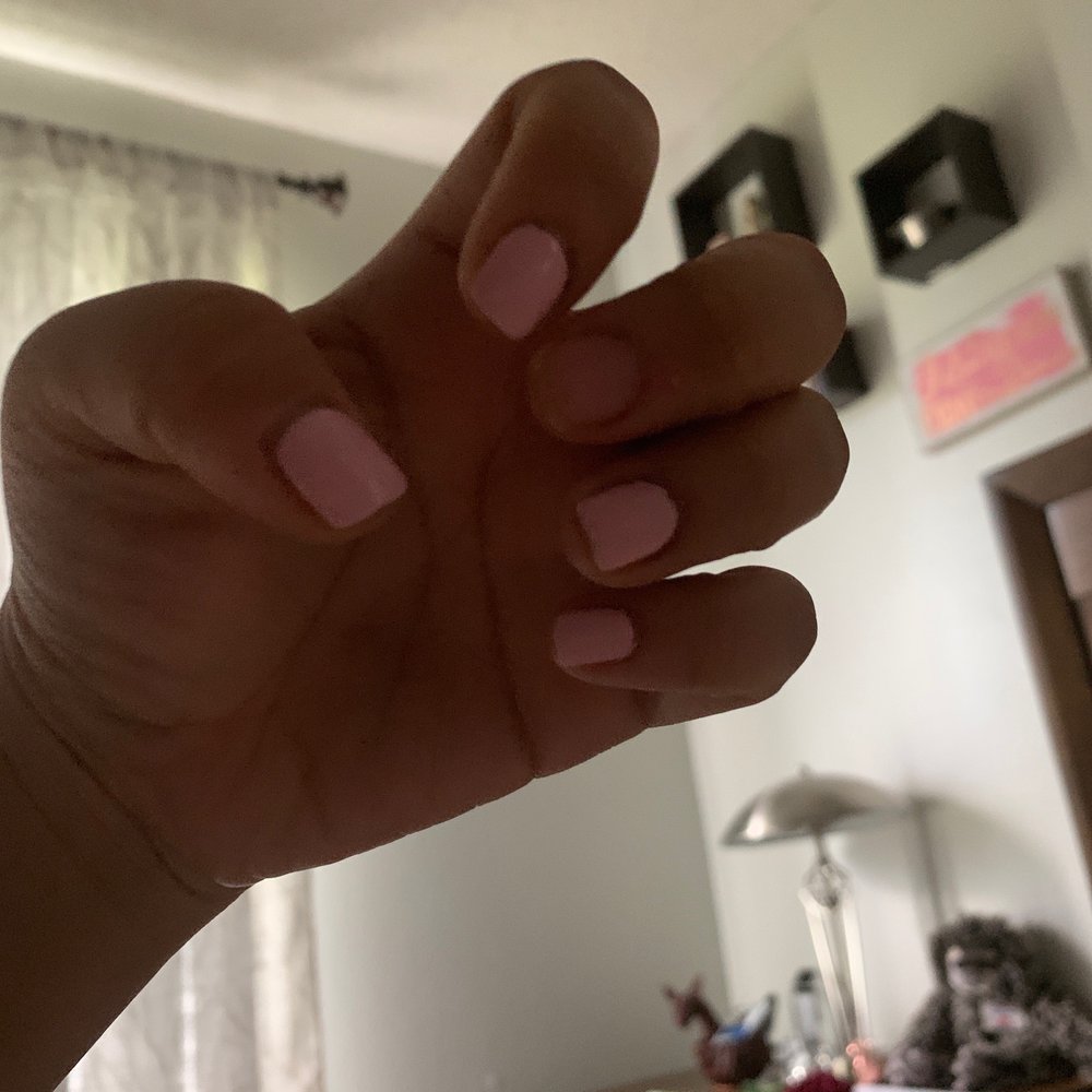 Platinum Nails - Less than a week and the color just falls off NEVER coming back I thought this would last at least 2 weeks - Nail Salons Near Me - Orlando, Florida