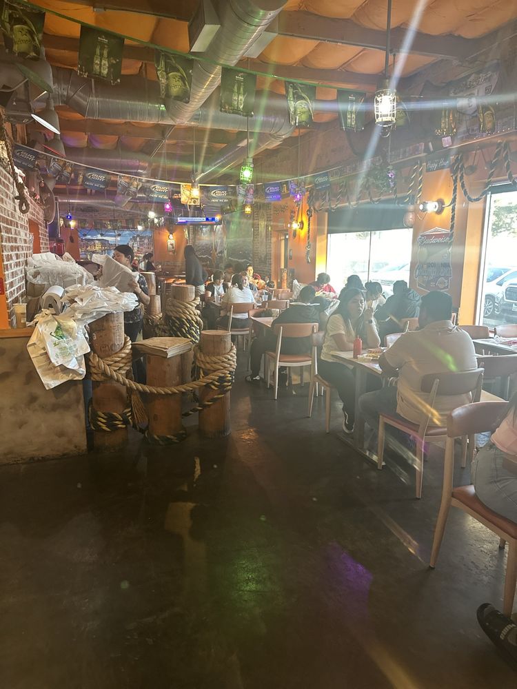 The Kickin Crab - Santa Ana