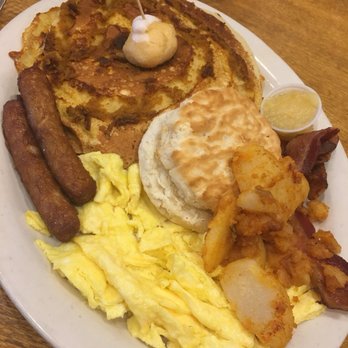 Maple Leaf Diner - American Near Me - Dallas, Texas
