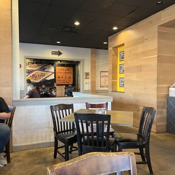Joseph's Pizza - Dining area - Pizza Near Me - Jacksonville, Florida