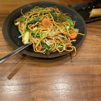 Ginger Noodle Bar - HOUSE LO MEIN VEGETABLE - Asian Fusion Near Me - Alpine, California Ginger Noodle Bar - HOUSE LO MEIN VEGETABLE - Asian Fusion Near Me - Alpine, California