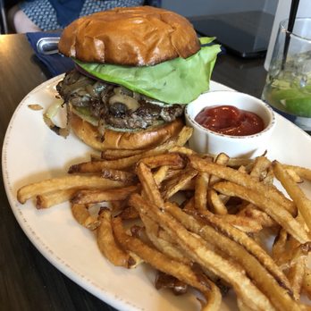 Coalition Restaurant - Cocktail Bars Near Me - Excelsior, Minnesota