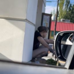 Barista having a full conversation while we waited in line for 7 minutes Barista having a full conversation while we waited in line for 7 minutes