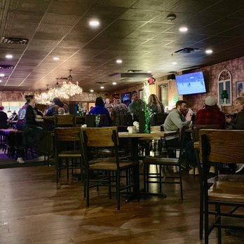 Yankee Tavern - Bars Near Me - Eagan, Minnesota