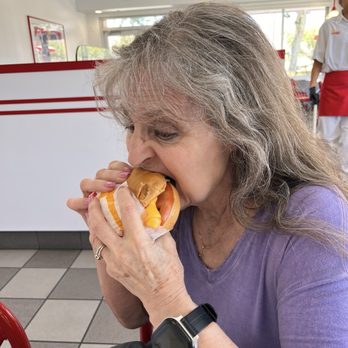 In-N-Out Burger - My mom approves the veggie animal style - Burgers Near Me - Highland, California In-N-Out Burger - My mom approves the veggie animal style - Burgers Near Me - Highland, California