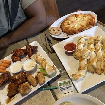 Bear Creek - Bbq and spicy pb&j wings, mac n jack bites, crispy southwest chicken rolls, garlic parmesan twists, kids pizza meal - Chicken Wings Near Me - Molalla, Oregon