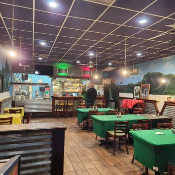 Mama's Caribbean Grill - Inside - Caribbean Near Me - Charlotte, North Carolina