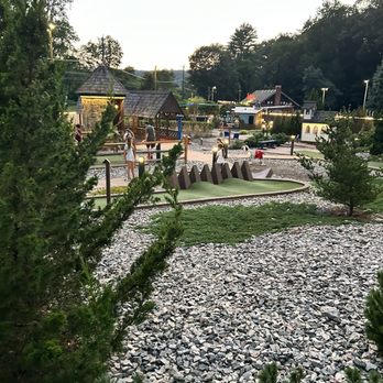 Matterhorn Mini Golf - Mini Golf Course - Mini Golf Near Me - Canton, Connecticut