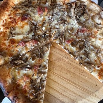 Pizzando - Mushroom, Bacon, and Truffle Oil Pizze - Pizza Near Me - Healdsburg, California