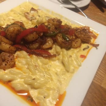 Grains & Grill - Bacon Mac and cheese w shrimp - American Near Me - Fairmount, Indiana