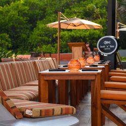 Sushi n Raw - Sushi N' Raw Bar - outdoors