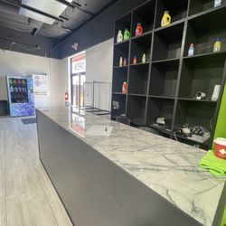 Senoia Laundromat - This is there customer counter