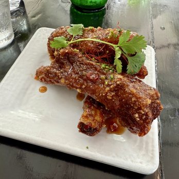 Momosan Waikiki - Sticky Ribs - VN - Ramen Near Me - Honolulu, Hawaii