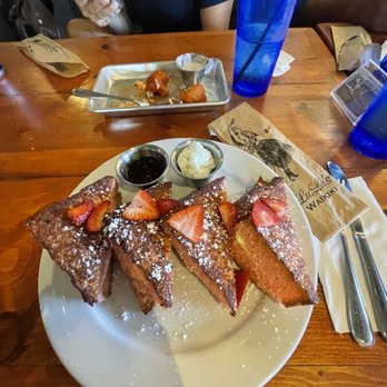 Lulu's Waikiki - Guava French toast - Burgers Near Me - Honolulu, Hawaii
