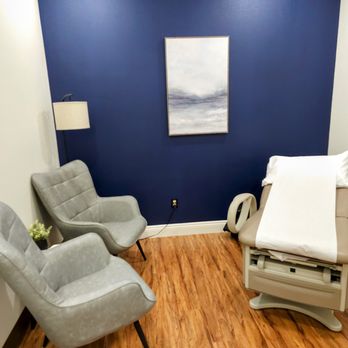 TruMedical Care - From the elegant decor to the state-of-the-art facilities, this exam room embodies a commitment to excellence in healthcare - Family Practice Near Me - Clovis, California TruMedical Care - From the elegant decor to the state-of-the-art facilities, this exam room embodies a commitment to excellence in healthcare - Family Practice Near Me - Clovis, California