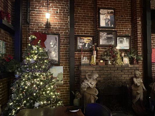 Brick House Restaurant & Catering by null