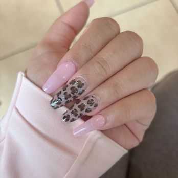 TD Nail Studio - Nail Salons Near Me - Oxnard, California