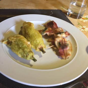Fabiolous Cooking Day - Chicken saltimbocca and fried, stuffed zucchini flowers...  Yummy! - Cooking Classes Near Me - Rome, RM