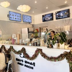 Miro Mochi - Counter and menu