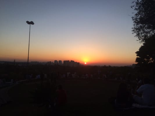 Praça Pôr do Sol by null