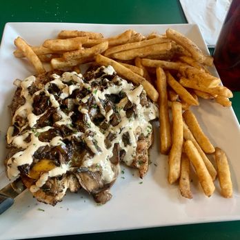 Grizzly's Food & Spirits - Smothered Chicken - Pizza Near Me - Manitowoc, Wisconsin