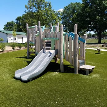 Covington City Park - small fort with slide - Parks Near Me - Covington, Indiana
