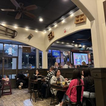 Bakersfield Pizza & Bar - Side dining room - Pizza Near Me - Bakersfield, California Bakersfield Pizza & Bar - Side dining room - Pizza Near Me - Bakersfield, California