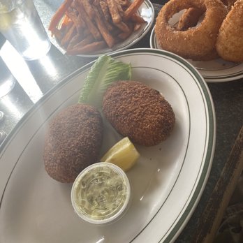 John & Molly's - Seafood cakes, onion rings, sweet potato fries - American Near Me - Eastampton, New Jersey