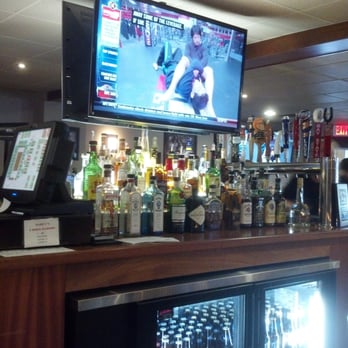 Teddy G's - This is the bar and they have several beers on tap - Pubs Near Me - Sturbridge, Massachusetts