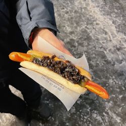 Syverkiosken - Carmelized onions, relish, ketchup and mustard on bread.