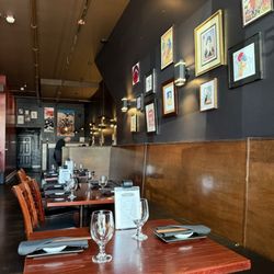 Shiro's - Seating area
