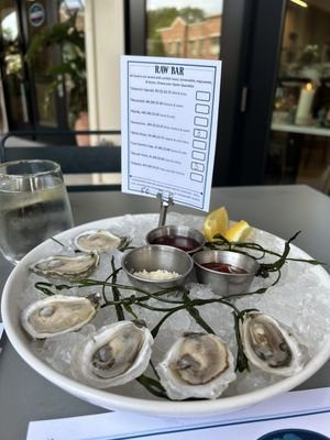 Roberto's Deluxe Oysters and Fine Fish by null