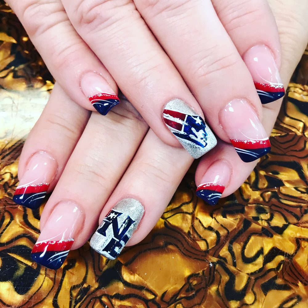D'Pearls Nails And Spa Logo