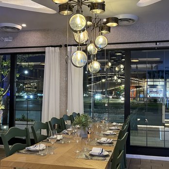 Plori Restaurant - Dining area - Greek Near Me - Carle Place, New York