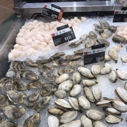 Hannaford Supermarkets - Fresh oysters for an afternoon snack!!