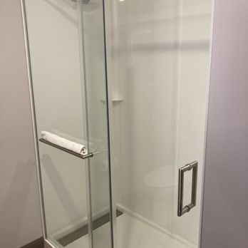 Legacy Hotel at IMG Academy - large shower - Hotels Near Me - Bradenton, Florida Legacy Hotel at IMG Academy - large shower - Hotels Near Me - Bradenton, Florida
