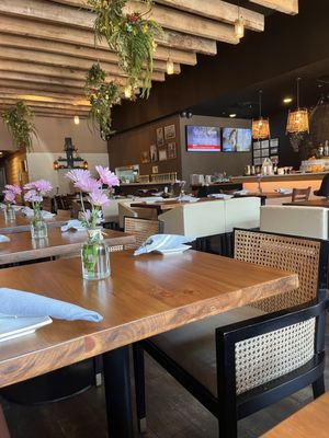 Sakhuu Thai Plano by null