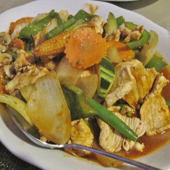 Thai House Restaurant - Gluten-free Pork & Peppers was supposed to be sans green beans (there were plenty!). - Thai Near Me - East Brookfield, Massachusetts