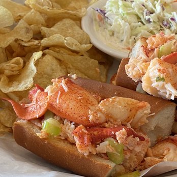 Sam's Chowder House - Naked Lobster Roll - Seafood Near Me - Half Moon Bay, California